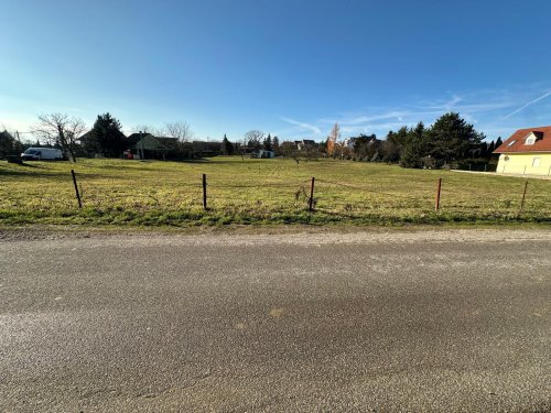 (A-A) Baugrundstück mit sechs Bauparzellen (BI2593)