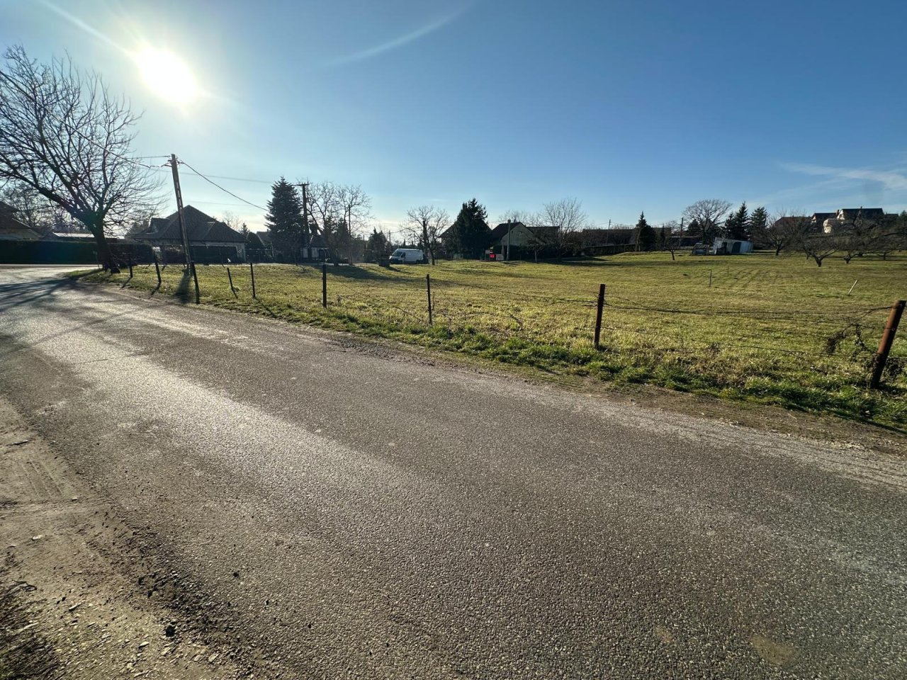 (A-A) Baugrundstück mit sechs Bauparzellen (BI2593)