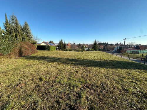 (A-A) Baugrundstück mit sechs Bauparzellen (BI2593)