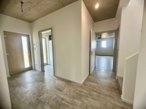 (AAA) Neu erbautes, exklusives Einfamilienhaus (BI6674)