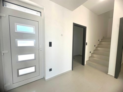 (AAA) Neu erbautes, exklusives Einfamilienhaus am Nordufer (BI9953)