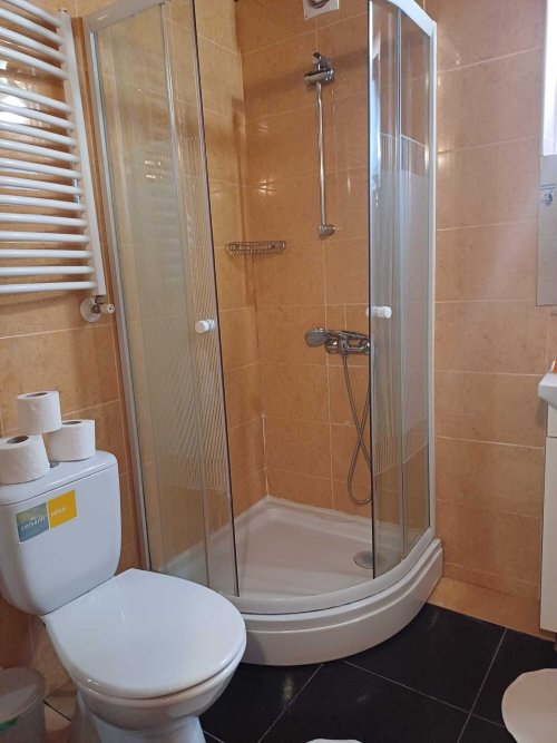(AAA) 6 Apartments mit insgesamt 12 Zimmern (KE03)