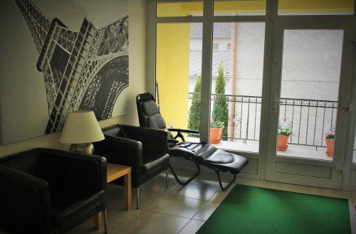 (AAA) Gästehaus mit 5 Apartments in der beliebtesten Straße des Kurorts (KE04)