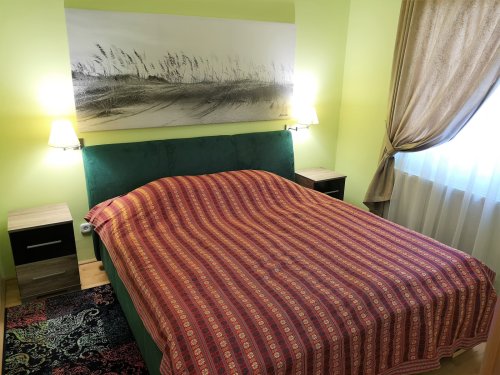 (AAA) Gästehaus mit 5 Apartments in der beliebtesten Straße des Kurorts (KE04)