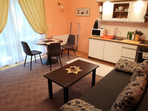 (AAA) Gästehaus mit 5 Apartments in der beliebtesten Straße des Kurorts (KE04)
