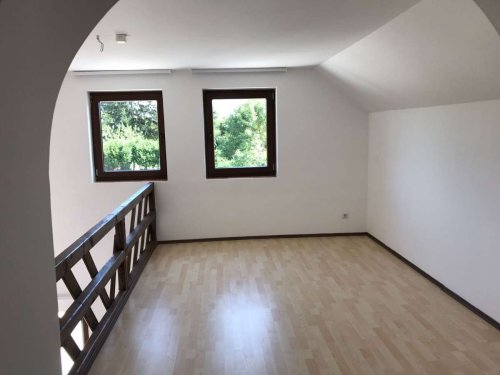 (AAA) Großes individuelles Familienhaus Nähe Österreich (WH2508)