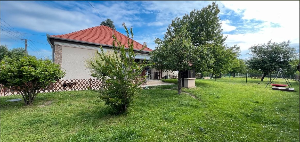 (BAA) Haus in einem ruhigen Ort, in der Nähe vom Balaton