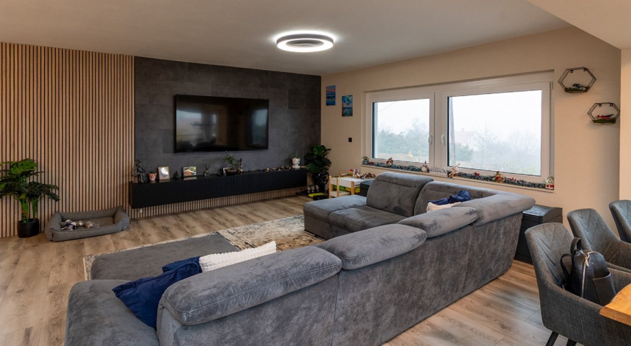 (AAA) Großzügiges Familienhaus mit Weitblick am Balaton (33447-2)