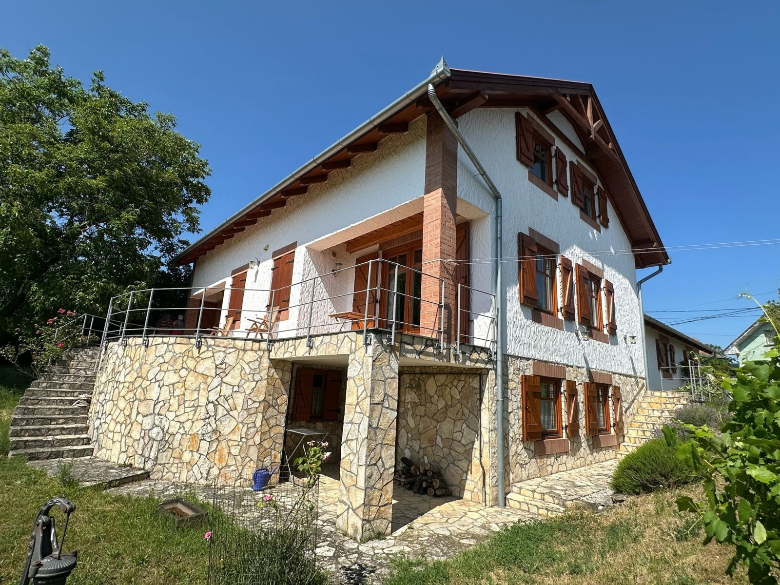 (AAA) Landhaus mit fantastischem Panoramablick oberhalb von Héviz (BI4325)
