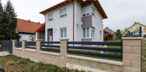 (AAA) Neu erbautes, exklusives Einfamilienhaus (33677)