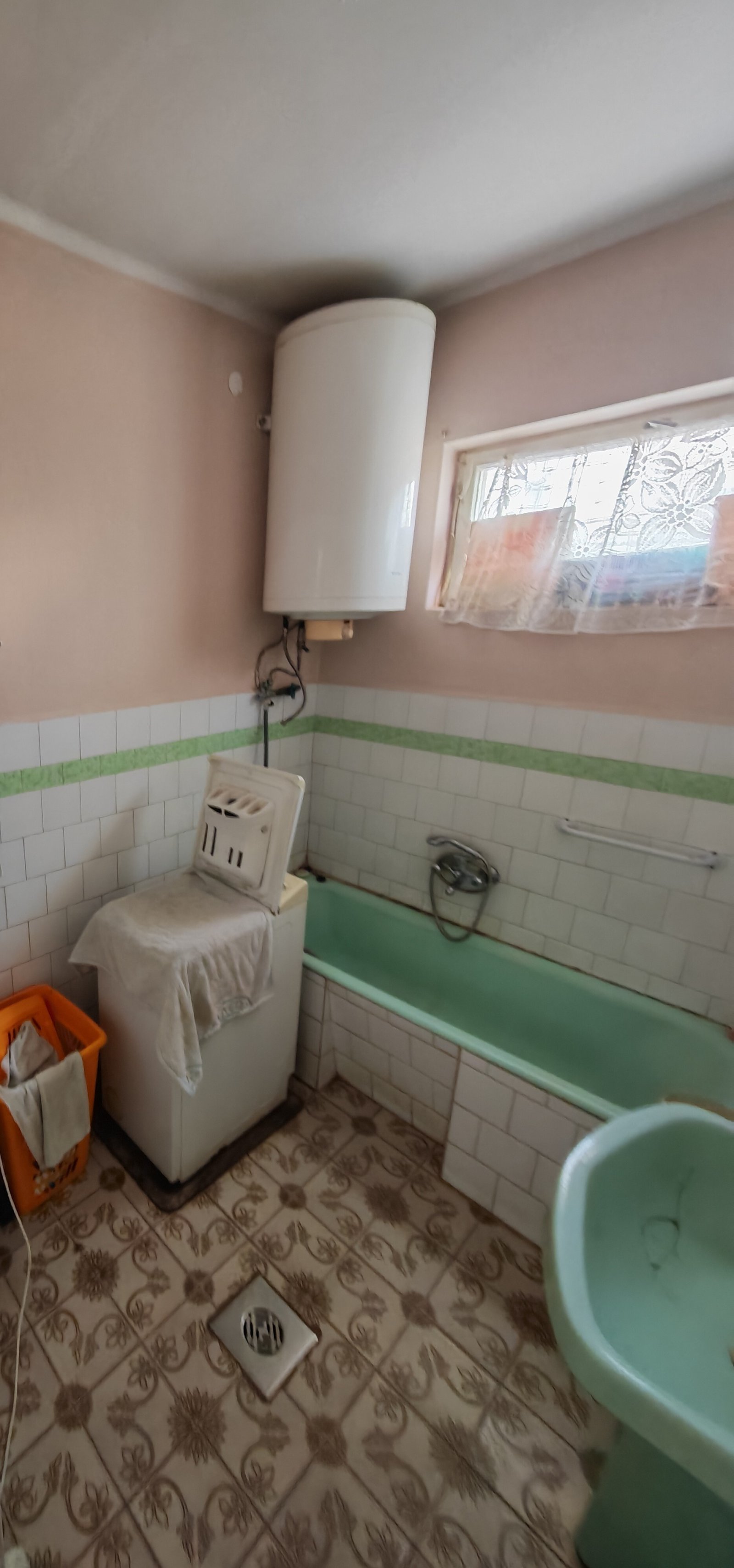 (ABA) Teilrenoviertes Einfamilienhaus in ruhiger Lage (BB4741)