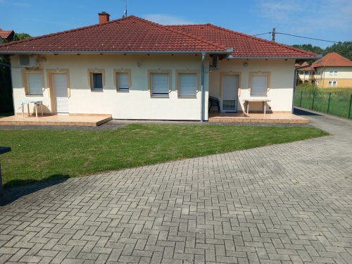 (AAA) Neuwertiger Bungalow &amp;  2 Apartments im Thermalbad Nähe Balaton (KK056)