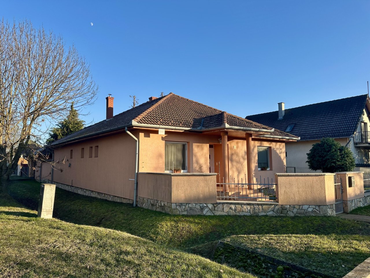 (AAA) Renoviertes Einfamilienhaus in ruhiger, naturnaher Lage (FAR1907)