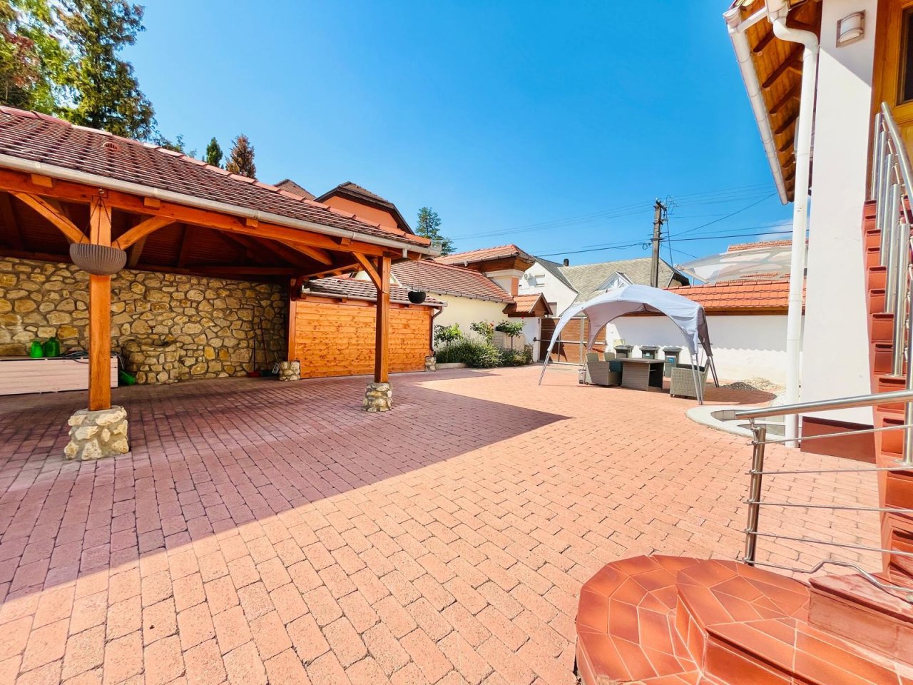 (AAA) Renoviertes Zweifamilienhaus in Strandnähe (ESP1432)