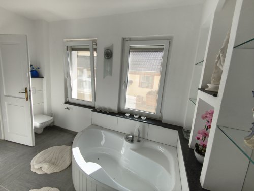 (AAA) Großzügig saniertes Landhaus mit Pool, Stall und Ausbaupotenzial (KK1826)