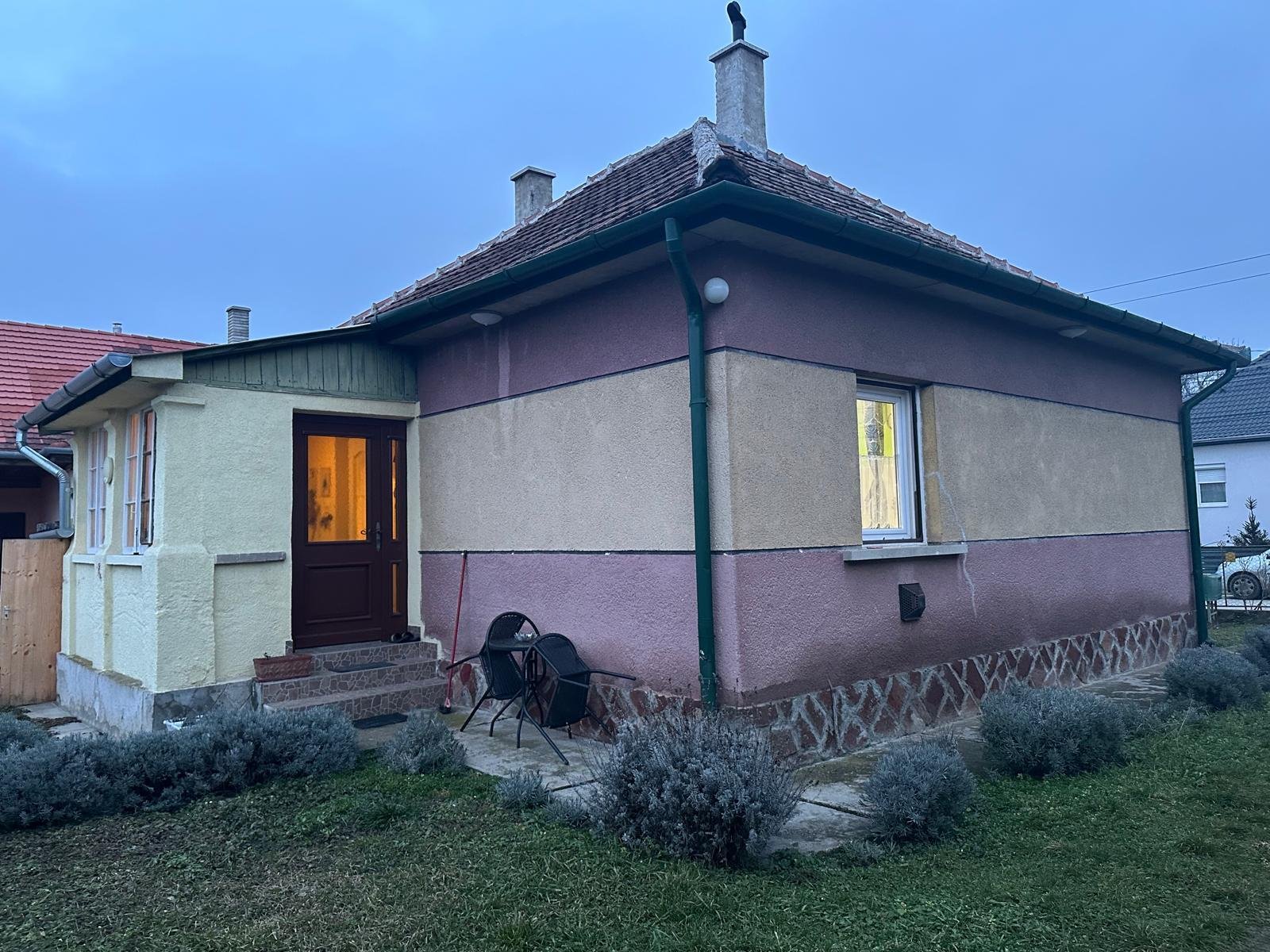 (ABA) Renoviertes Familienhaus in ruhiger, naturnaher Lage (NYV0708)