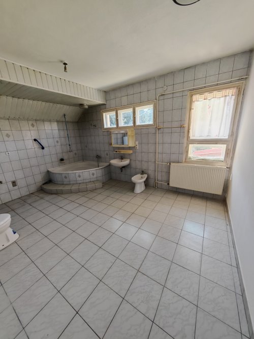 Renovierungsbedürftiges  Haus in ruhigen Umgebung (BB8329)