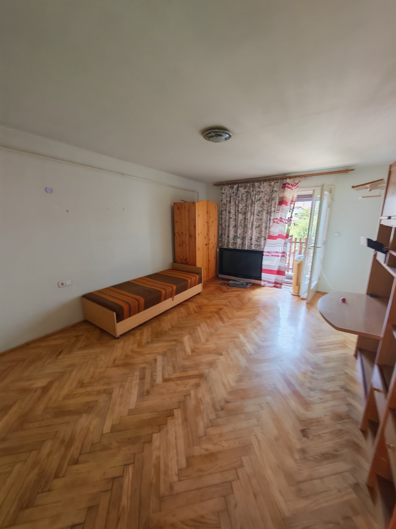 Renovierungsbedürftiges  Haus in ruhigen Umgebung (BB8329)