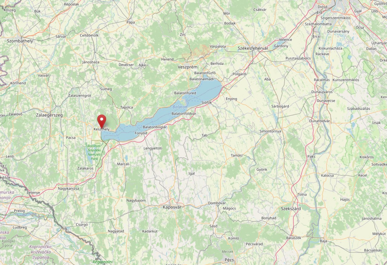 (AAA) Renoviertes Zweifamilienhaus in Strandnähe (ESP1432)