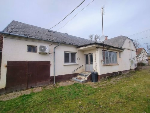 (BBA) Teilrenoviertes Einfamilienhaus in einer Ruhiger Lage (RV1500)