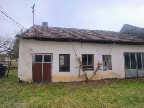 (BBA) Teilrenoviertes Einfamilienhaus in einer Ruhiger Lage (RV1500)