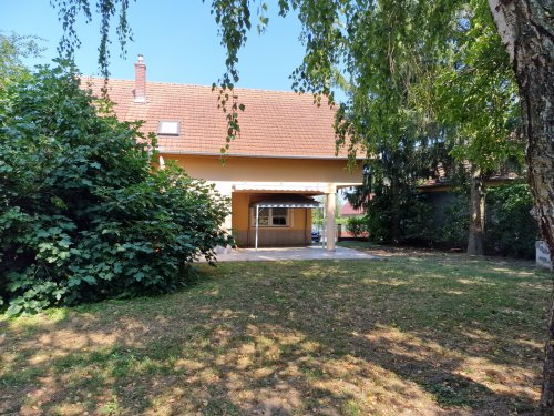 (BBA) Großes Landhaus in gutem Zustand auf einem schön eingewachsenen Grundstück (CM124-2)