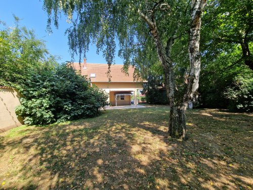 (BBA) Großes Landhaus in gutem Zustand auf einem schön eingewachsenen Grundstück (CM124-2)