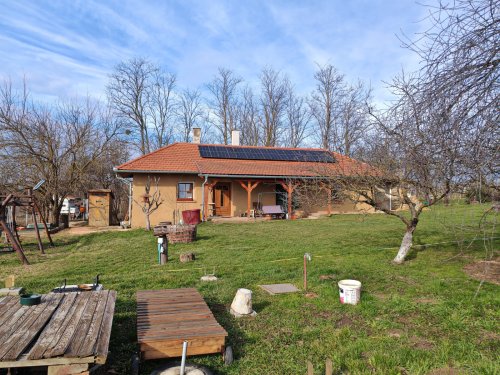 (AAA) Baubiologisch hochwertigst renoviertes Lehm-Ziegelhaus auf großem Grundstück in Alleinlage (CM1705)