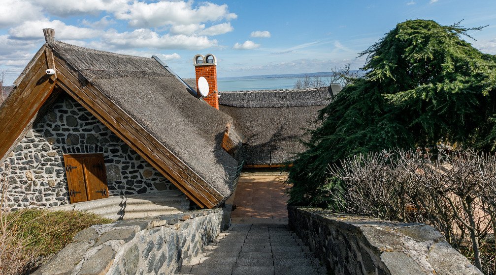 (AAA) Premium-Wohnhaus mit unvergleichlichem Panoramablick auf den Balaton