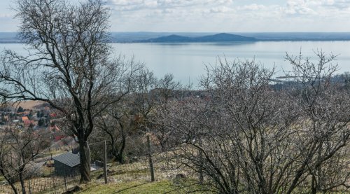 (AAA) Premium-Wohnhaus mit unvergleichlichem Panoramablick auf den Balaton (33880)