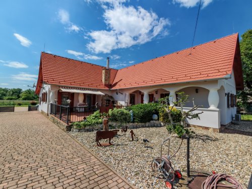 (AAA) Traumhaftes Anwesen in einer Spitzenlage Nähe Balaton (CM333-3)