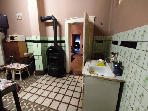 Renovierungsbedürftiges  Herrenhaus in ruhigen, harmonischer Waldumgebung (KK227)