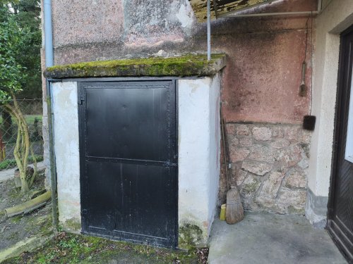 Renovierungsbedürftiges  Herrenhaus in ruhigen, harmonischer Waldumgebung (KK227)