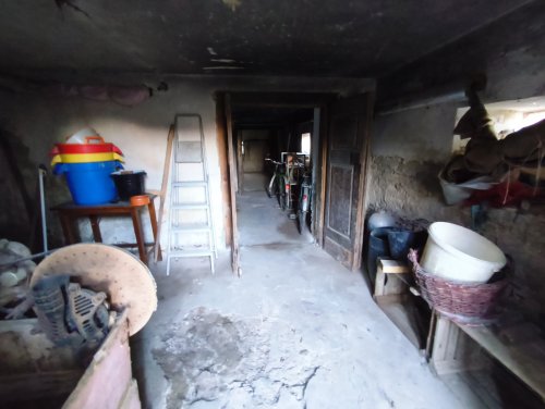 Renovierungsbedürftiges  Herrenhaus in ruhigen, harmonischer Waldumgebung (KK227)