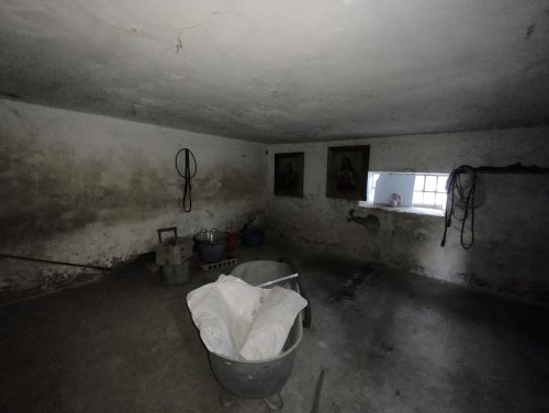 Renovierungsbedürftiges  Herrenhaus in ruhigen, harmonischer Waldumgebung (KK227)