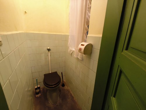 Renovierungsbedürftiges  Herrenhaus in ruhigen, harmonischer Waldumgebung (KK227)