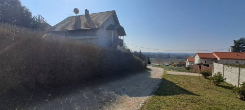(AAA) Renoviertes Einfamilienhaus in ruhiger &amp; doch zentraler Lage (KK2121)