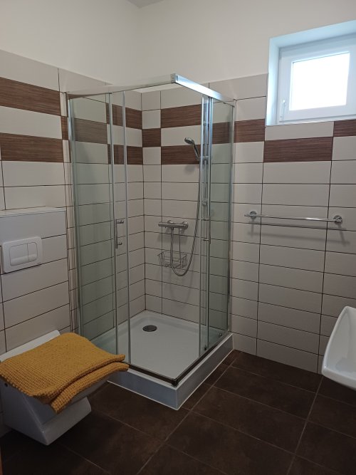 (AAA) Neuwertige Wohnung im Kurort mit Panoramablick / Erdgeschoss (KK007-M)