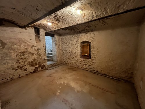 (ABA) Einfamilienhaus / Existenz  mit vielfältigen Nutzungsmöglichkeiten im schönen Tapolca (KK2208)