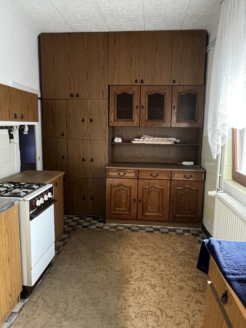 (ABA) Einfamilienhaus / Existenz  mit vielfältigen Nutzungsmöglichkeiten im schönen Tapolca (KK2208)