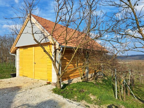 (AAA) Renoviertes Weinberghaus in ruhiger Lage (KK1948)