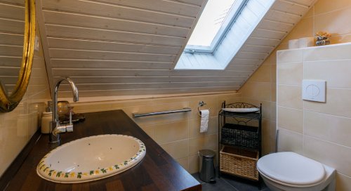 (AAA)  Anspruchsvoll renovierte Doppelhaushälfte mit Balaton-Panorama (33886)
