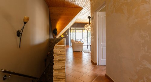 (AAA)  Anspruchsvoll renovierte Doppelhaushälfte mit Balaton-Panorama (33886)