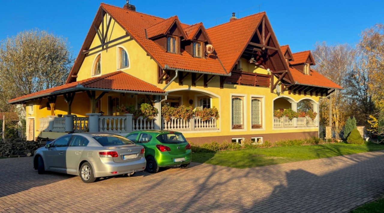 (AAA) Großés Einfamilienhaus in einer ruhigen Straße (33891)