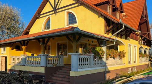 (AAA) Großés Einfamilienhaus in einer ruhigen Straße (33891)