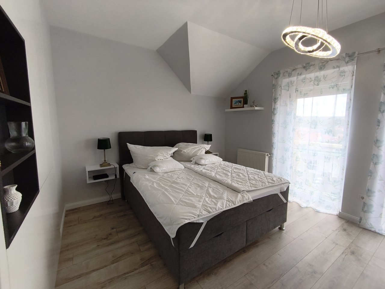 (AAA) Möbeliertes Appartement im Zentrum  mit Tiefgaragenplatz (KK0410)