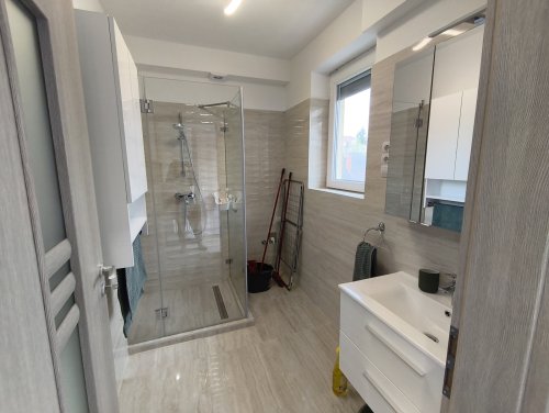 (AAA) Möbeliertes Appartement im Zentrum  mit Tiefgaragenplatz (KK0410)