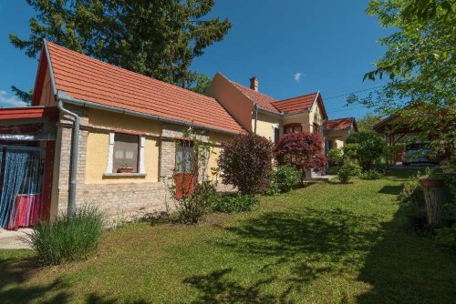 (AAA) Liebevoll renoviertes Bauernhaus in ruhiger Lage mit getrennten Apartment (AAA) (WH1158-2)
