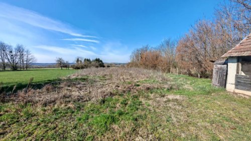 (A-A) Großes Grundstück für Neubau, Tierhaltung in ruhiger Lage (MW84333)