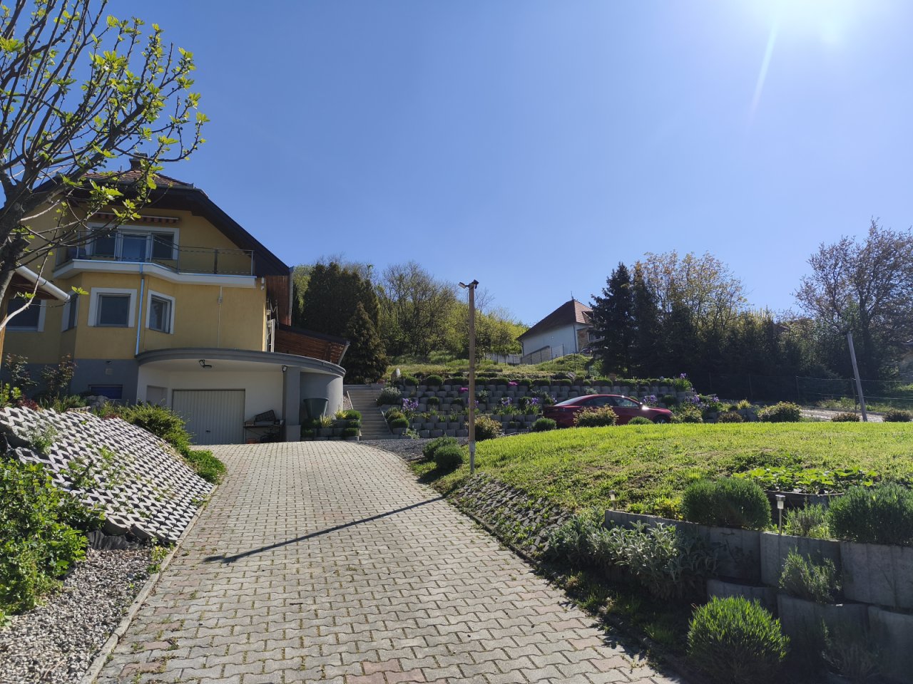 (AAA) Familienhaus mit parkähnlichem Grundstück in außergewöhnlich guter Lage (KK1704-M)